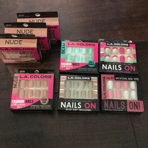 7 sets of press on nails LA COLORS